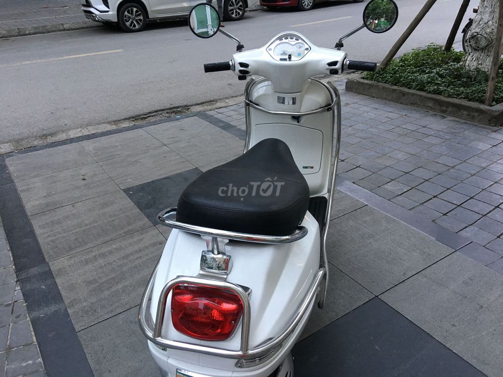 0344569421 - Piaggio Vespa LX 125ie màu trắng biển HN 216