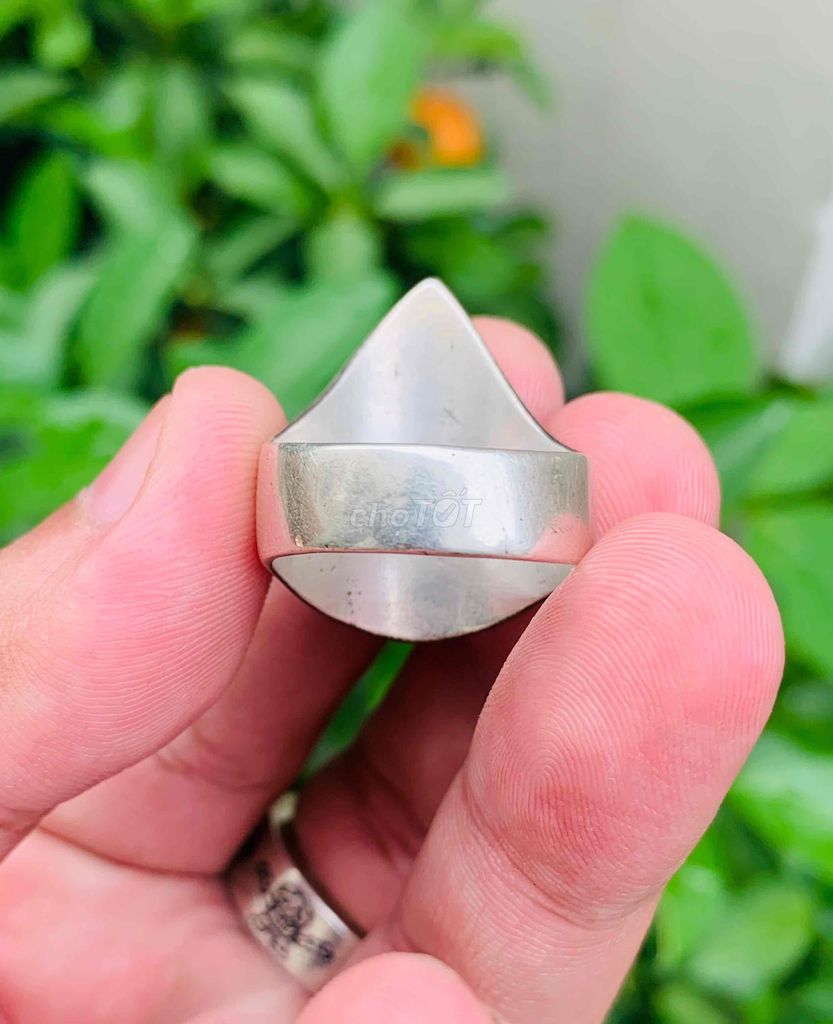 Nhẫn vạc ngoại ốp đá ruby..
