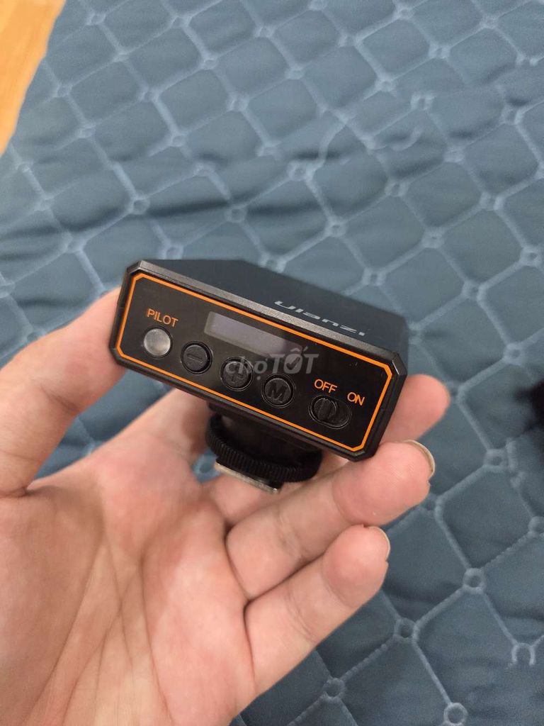 Đèn flash Ulanzi Mini F12 Đen 1200mAh. Mua bán Máy ảnh, Máy quay tại Quận Hải An Hải Phòng được đăng bởi Nguyễn Hoàng Dương hình 1