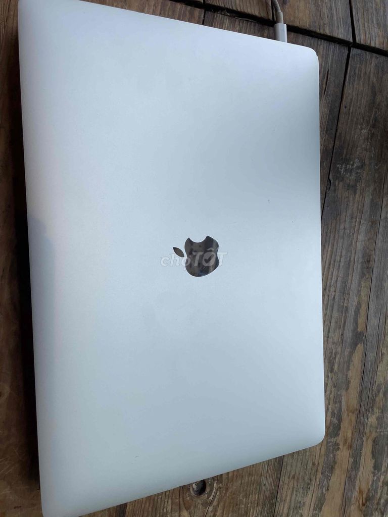 Apple MacBook Pro 15 inch 2017. Mua bán Laptop tại Quận 7 Tp Hồ Chí Minh được đăng bởi Bi Phạm hình 1