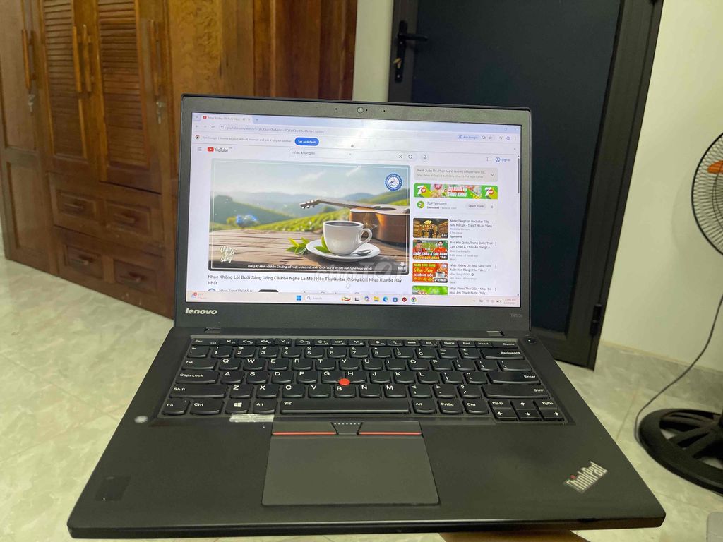 máy tính laptop cần tiền nên bán vẫn đang sd. Mua bán Laptop tại Quận Long Biên Hà Nội được đăng bởi thi Nguyen hình 1