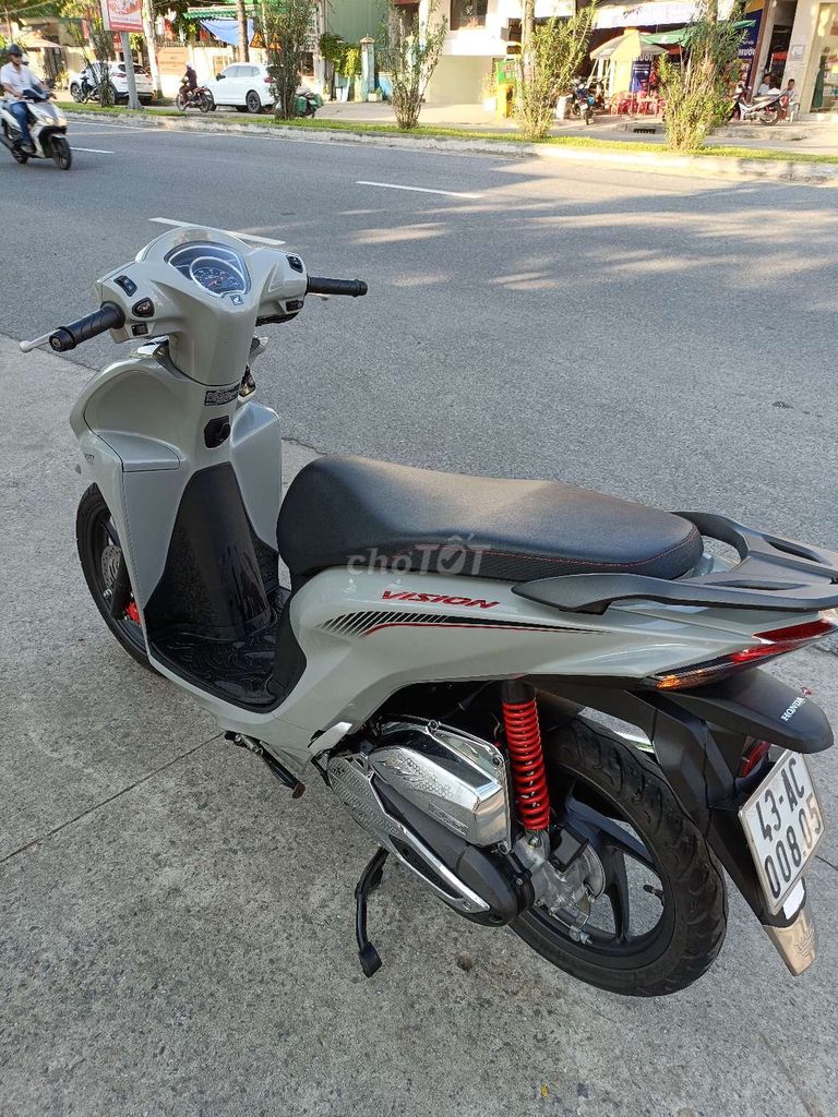 Vision 2024 chạy đúng 4 ngàn như  mới. Mua bán Xe máy tại Quận Liên Chiểu Đà Nẵng được đăng bởi long hình 6