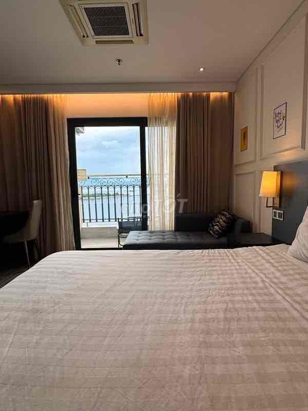 Five-star 1-bedroom at Golden Bay with panoramic views — photo 7