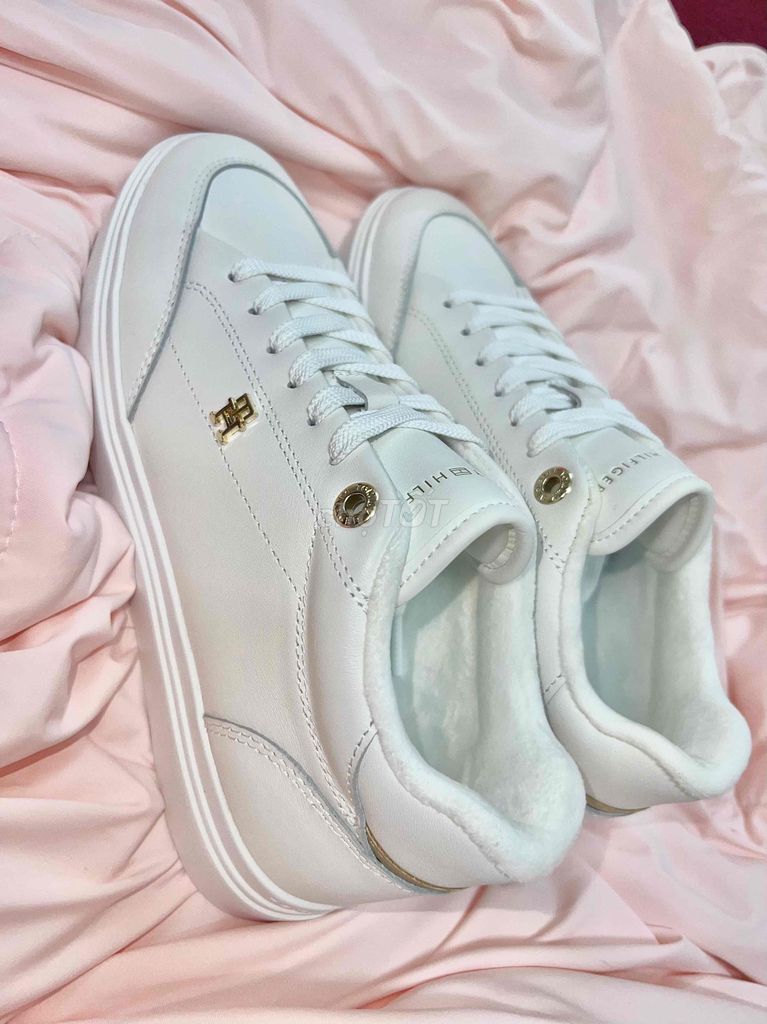 Giày thể thao Nữ Tommy Hilfiger Da size 37. Mua bán Giày dép tại Quận Tân Phú Tp Hồ Chí Minh được đăng bởi Hương hình 1