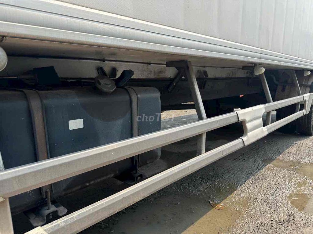 xe tải isuzu 8 tấn thùng kín 8m. sx 2013. Mua bán Xe tải, xe ben tại Thành phố Thuận An Bình Dương được đăng bởi PHƯƠNG XE TẢI hình 7
