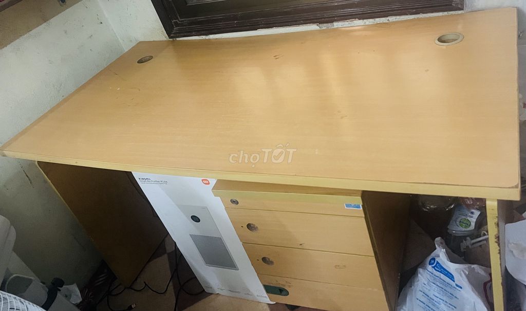 Bộ bàn ghế làm việc có tủ dưới đựng đồ. Mua bán Bàn ghế tại Quận Đống Đa Hà Nội được đăng bởi Giahan hình 1