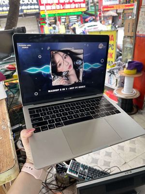 MacBook Pro 2019 Core i5, SSD 128GB. Mua bán Laptop tại Huyện Quế Võ Bắc Ninh được đăng bởi Nguyễn Xuân Nam