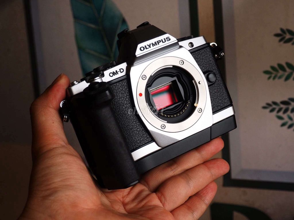 Máy ảnh Olympus EM5 Mark 1 Fullbox. Mua bán Máy ảnh, Máy quay tại Quận 10 Tp Hồ Chí Minh được đăng bởi Đại Phong hình 1