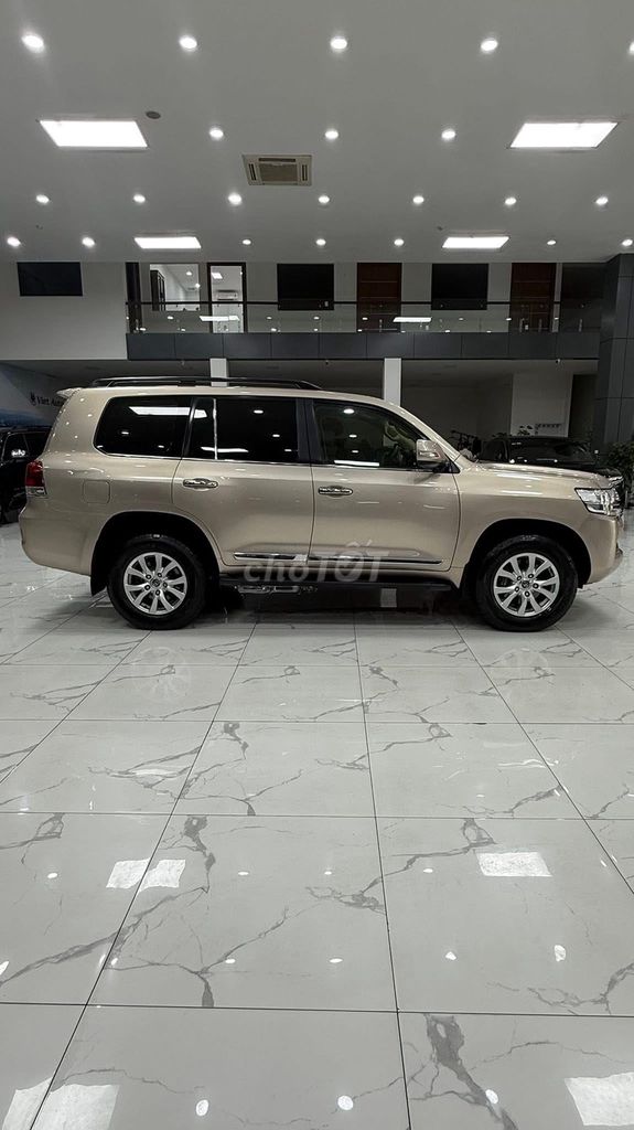 Toyota Land Cruiser LC200, sản xuất 2016 cực mới.. Mua bán Ô tô tại Quận Bắc Từ Liêm Hà Nội được đăng bởi Mr Hợi  hình 6