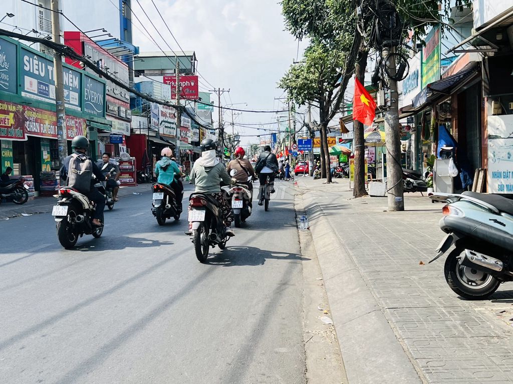 CHO THUÊ NGUYÊN CĂN GÓC 2 MẶT TIỀN NGUYỄN VĂN KHỐI (7X20) GIÁ:55TR