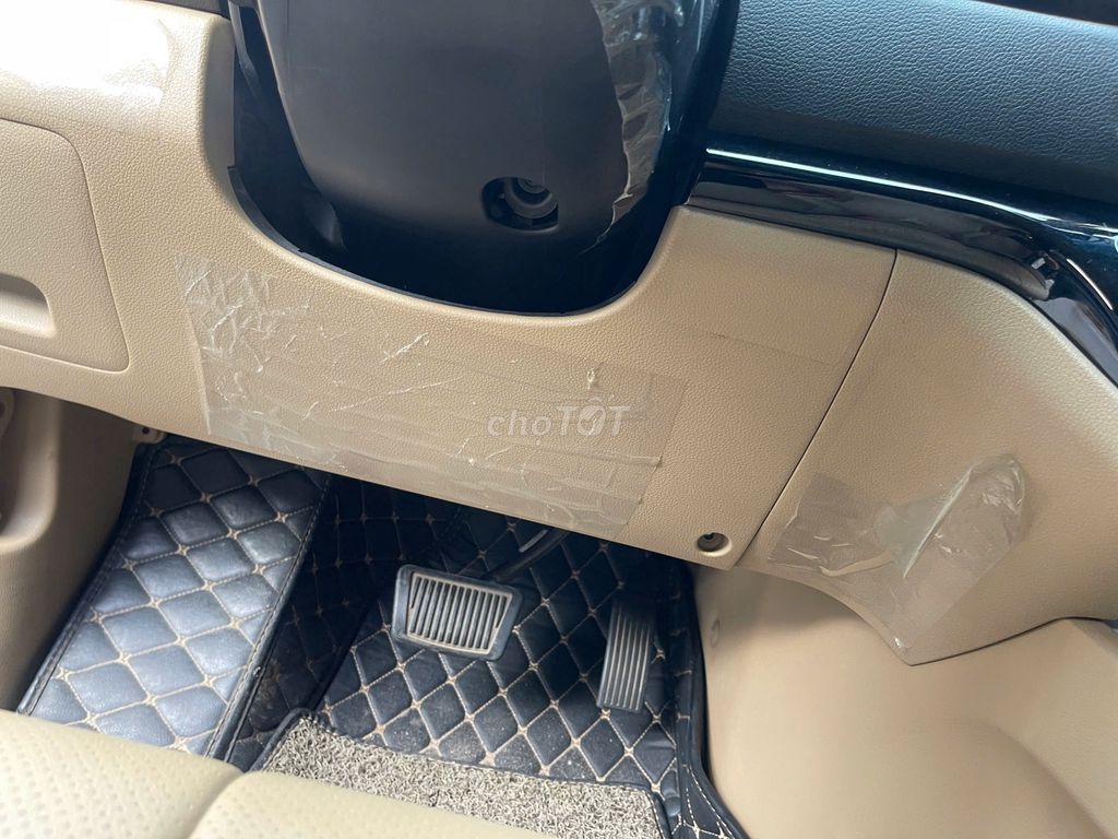 Kia Sedona 2.2 DAT Luxury 2019 - 56000 km. Mua bán Ô tô tại Thành phố Dĩ An Bình Dương được đăng bởi trần thị khánh huyền  hình 4