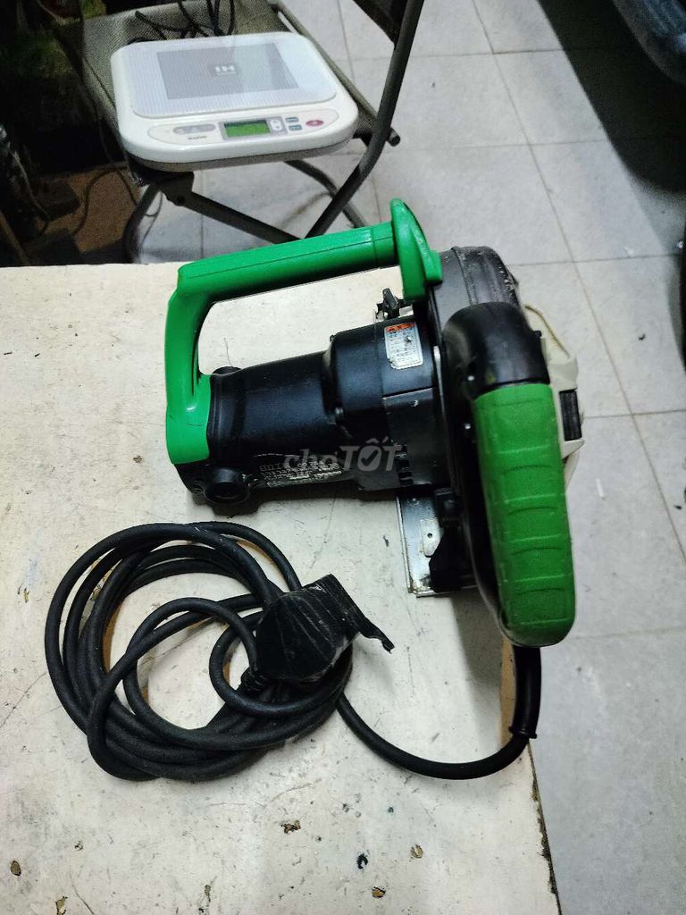 Cưa đĩa Hitachi lưỡi 185mm, 1,330W, điện 200V .