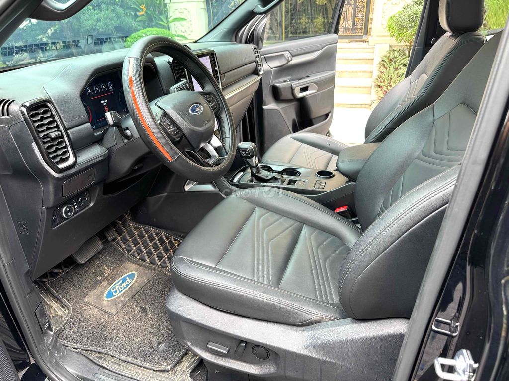 Ford Everest Titanium 4x2 AT 2024 sơn zin 99%. Mua bán Ô tô tại Quận Bình Tân Tp Hồ Chí Minh được đăng bởi A Đại hình 14