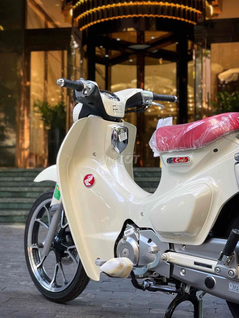 Honda Super Cub C125 2025 Trắng Mới. Mua bán Xe máy tại Quận Cầu Giấy Hà Nội được đăng bởi Tuấn Việt Motor hình 4
