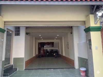 Nhà phố 80 m² · 8 PN · Đường Nguyễn Gia Trí