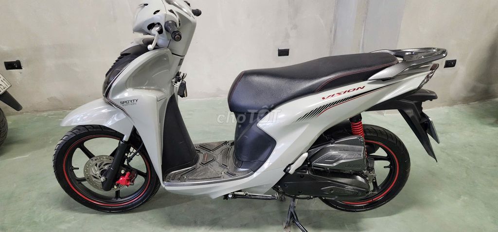 Honda Vision 2024 Xám xi măng 10.300 km. Mua bán Xe máy tại Quận Bắc Từ Liêm Hà Nội được đăng bởi iMotorbike Hà Nội hình 4