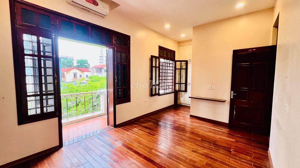 Cho thuê biệt thự ngõ 44 Nguyễn Cơ Thạch Mỹ Đình