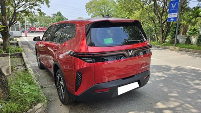 VinFast Limo Green Đỏ - Siêu lướt.. Mua bán Ô tô tại Quận Nam Từ Liêm Hà Nội được đăng bởi Lê Tấn