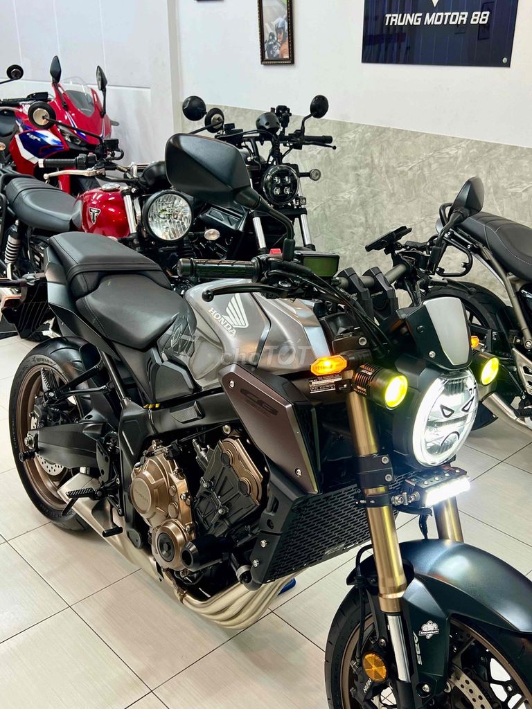 Honda CB650R 12/2022 с номерами Хошимина в идеале