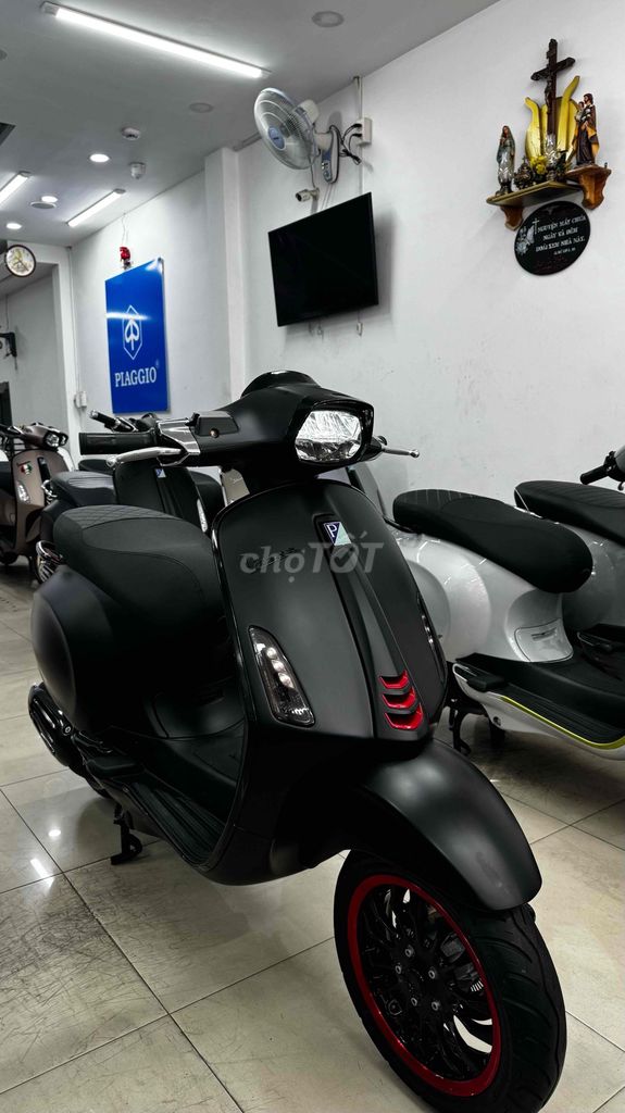 Vespa Sprint 2022 Đen Nhám chính chủ công chứng. Mua bán Xe máy tại Quận Phú Nhuận Tp Hồ Chí Minh được đăng bởi VESPA  PIAGGIO BẢO HƯNG Vespa cũ trả góp  hình 4