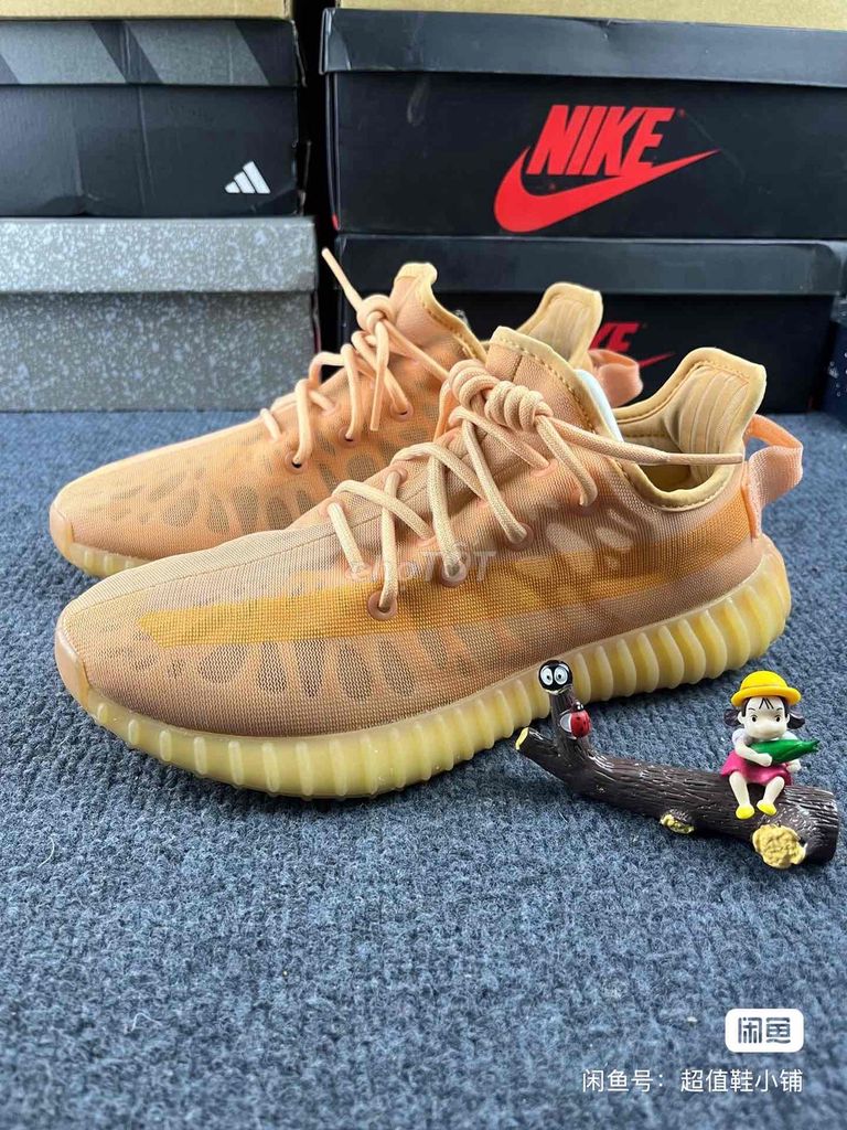 Giày Adidas Yeezy Boost 350 V2 Cam 40. Mua bán Giày dép tại Thành phố Đồng Xoài Bình Phước được đăng bởi 笨蛋 hình 1