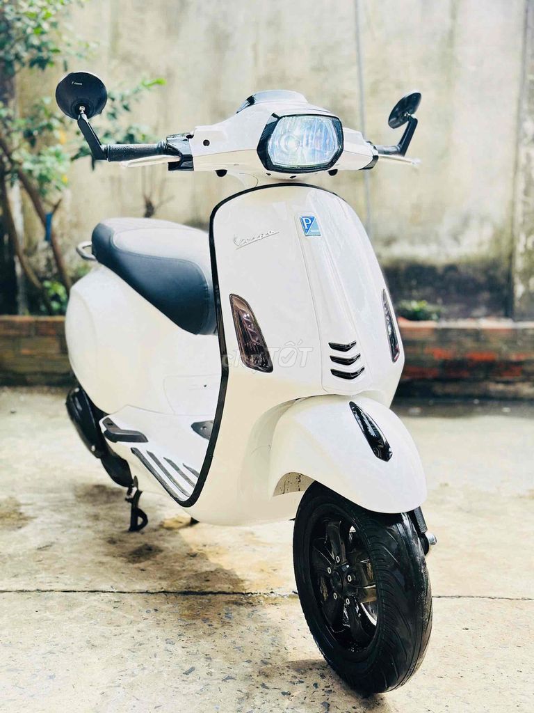 Piaggio Vespa Primavera 2015 125CC Trắng. Mua bán Xe máy tại Quận 12 Tp Hồ Chí Minh được đăng bởi Ta Thanh Thai hình 1
