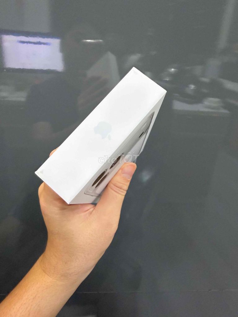 iPhone 17 Pro 256GB Bạc VN New Act BH 12T 100%. Mua bán Điện thoại tại Quận Ninh Kiều Cần Thơ được đăng bởi Quý Mobile Cần thơ hình 1