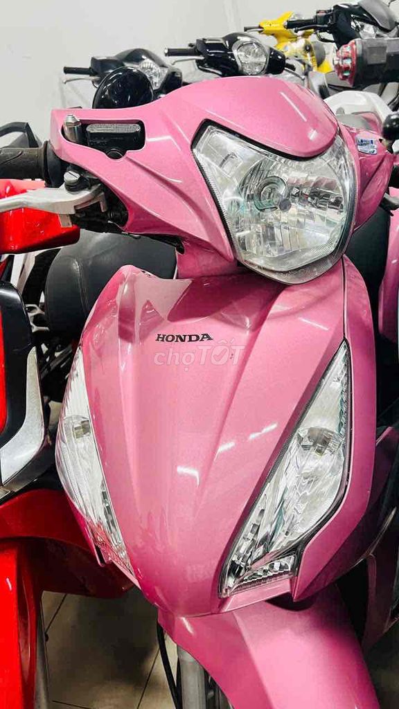 Xe tay ga Honda Vision màu hồng. Mua bán Xe máy tại Thành phố Sa Đéc Đồng Tháp được đăng bởi Xe Máy 66 Đồng Tháp Giá Rẻ hình 3