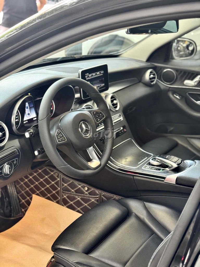 Mercedes Benz C200 model 2018. Mua bán Ô tô tại Quận 8 Tp Hồ Chí Minh được đăng bởi Khoa nguyễn hình 8