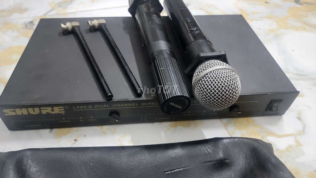 Micro không dây Shure LX88-II 2 kênh Đen. Mua bán Tivi, Âm thanh tại Thành phố Thủ Đức Tp Hồ Chí Minh được đăng bởi Nguyễn văn Hải hình 1