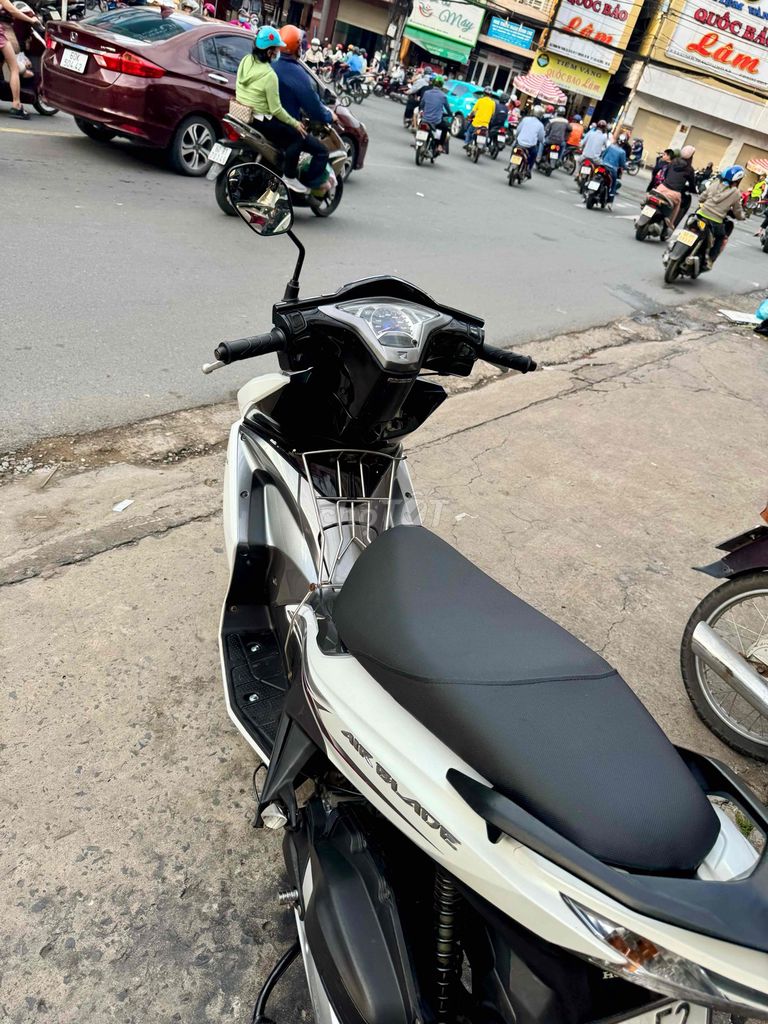 🟢🟢 AB 125 trắng xám 2014 xe đẹp có trả góp. Mua bán Xe máy tại Thành phố Biên Hòa Đồng Nai được đăng bởi XE MÁY CŨ THÀNH MỸ  hình 6