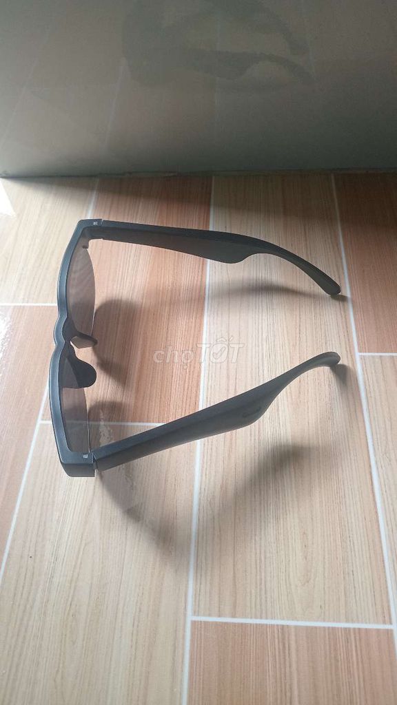 Kính mát Bluetooth Đen. Mua bán Phụ kiện thời trang khác tại Thành phố Thủ Dầu Một Bình Dương được đăng bởi Cay và Đắng hình 1
