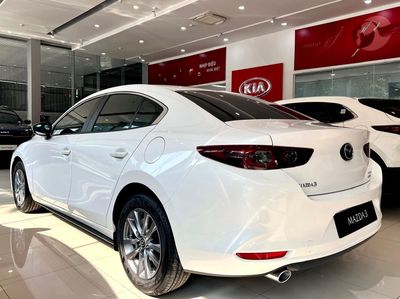 MAZDA 3 1.5 DELUXE hỗ trợ bank chỉ từ 400tr