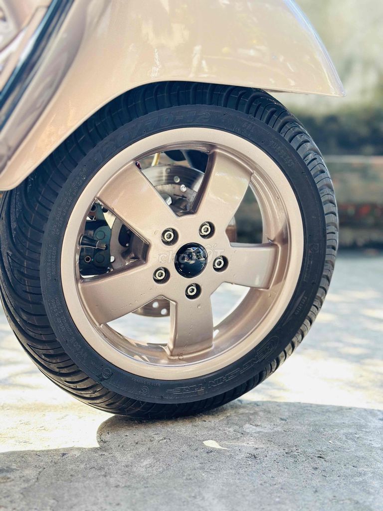 Piaggio Vespa GTS 125 2015 3VAL IE Vàng đồng. Mua bán Xe máy tại Quận 12 Tp Hồ Chí Minh được đăng bởi Ta Thanh Thai hình 9