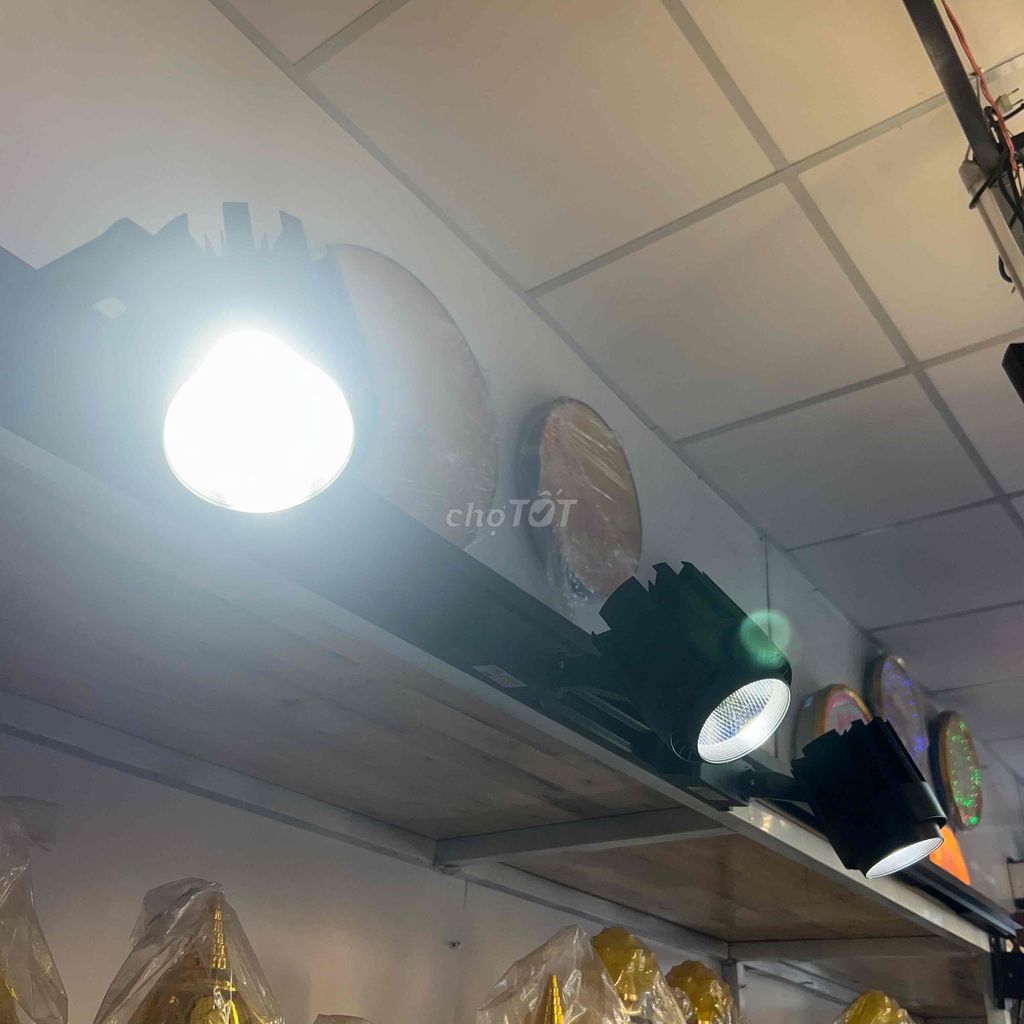 đèn rọi 20w vỏ đen Ánh sáng trung tính 4000k .mới. Mua bán Đèn tại Thành phố Dĩ An Bình Dương được đăng bởi Duẩn hình 1