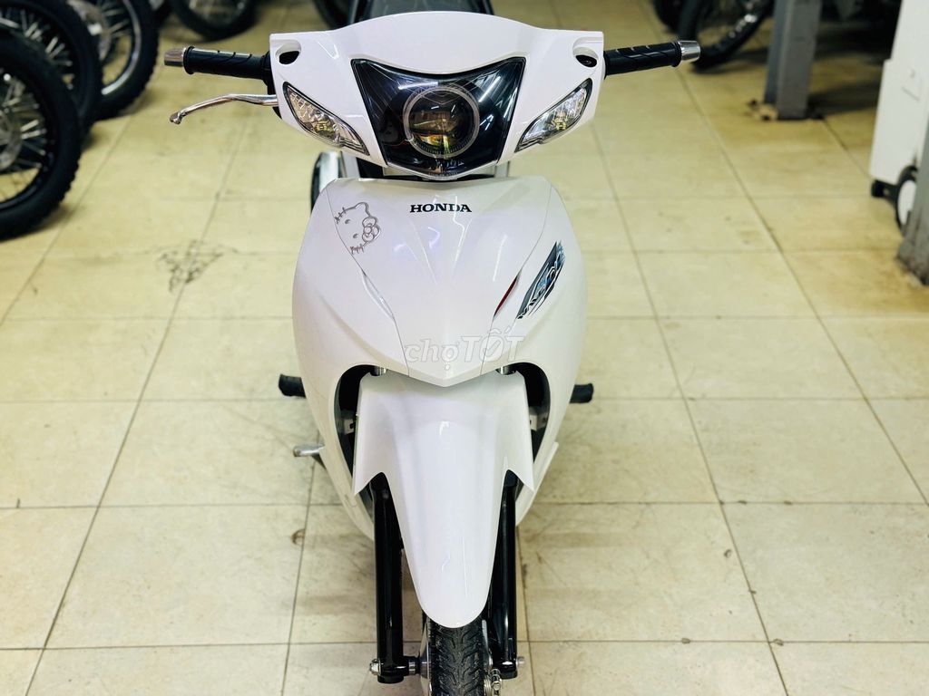 Мопед Thinh Phat - Белый Honda Wave A 110 в стиле Ханоя