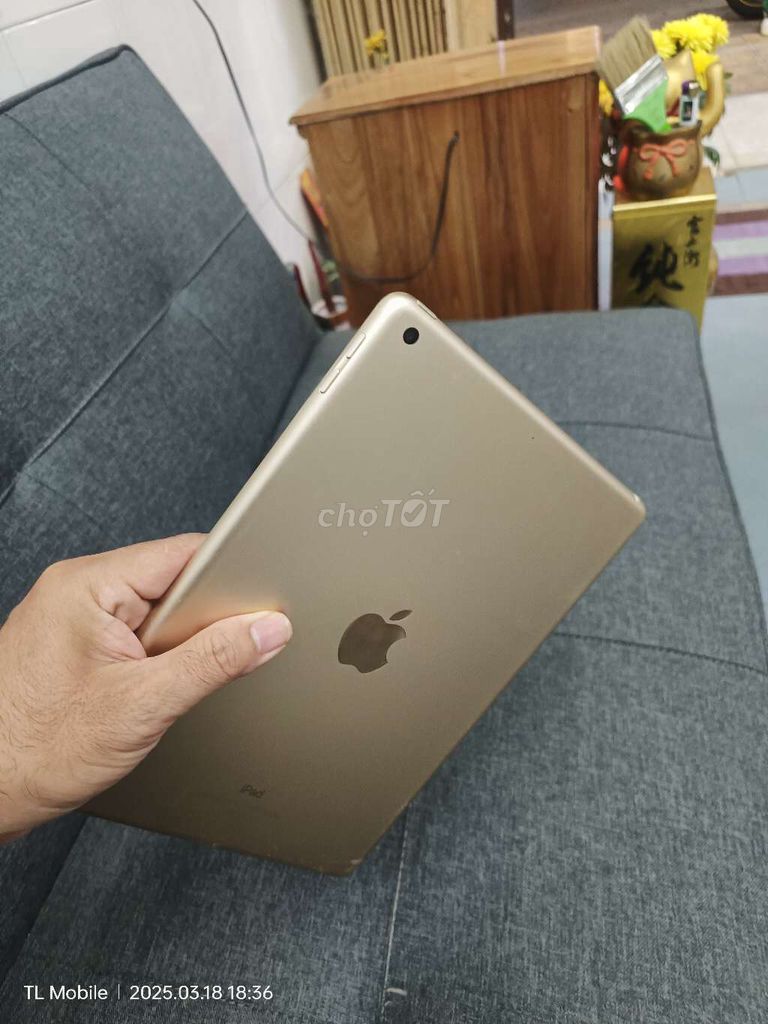 Ipad Gen 5 32GB wifi _- Kèm sạc