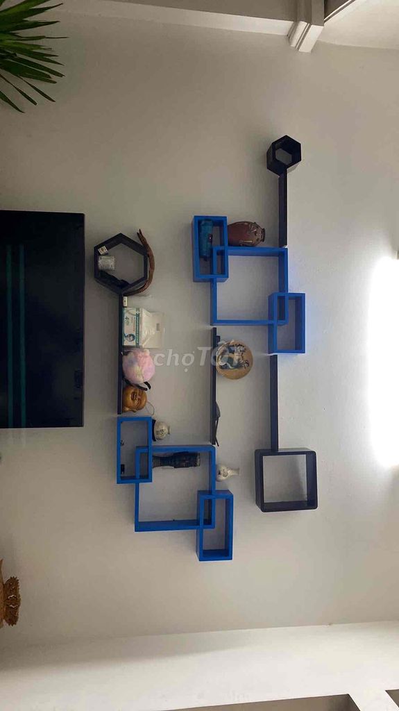 Kệ treo tường Gỗ Xanh Đen Hiện đại. Mua bán Tủ, kệ gia đình tại Quận Long Biên Hà Nội được đăng bởi Anh Tăng hình 1