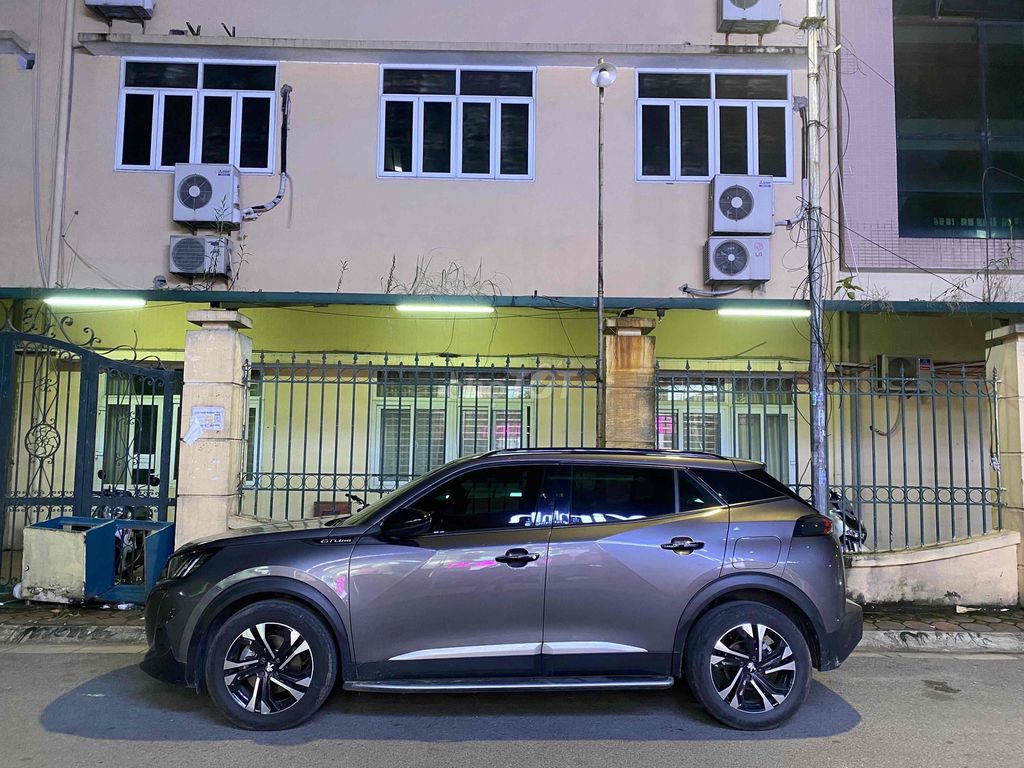 Peugeot 2008 GT Line Серый