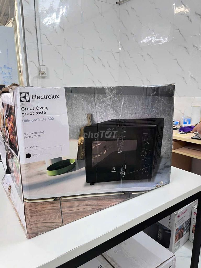 Lò nướng điện Electrolux  Đen 32L . Mua bán Bếp, lò, đồ điện nhà bếp tại Huyện Bến Lức Long An được đăng bởi KHO ĐIỆN MÁY  hình 1