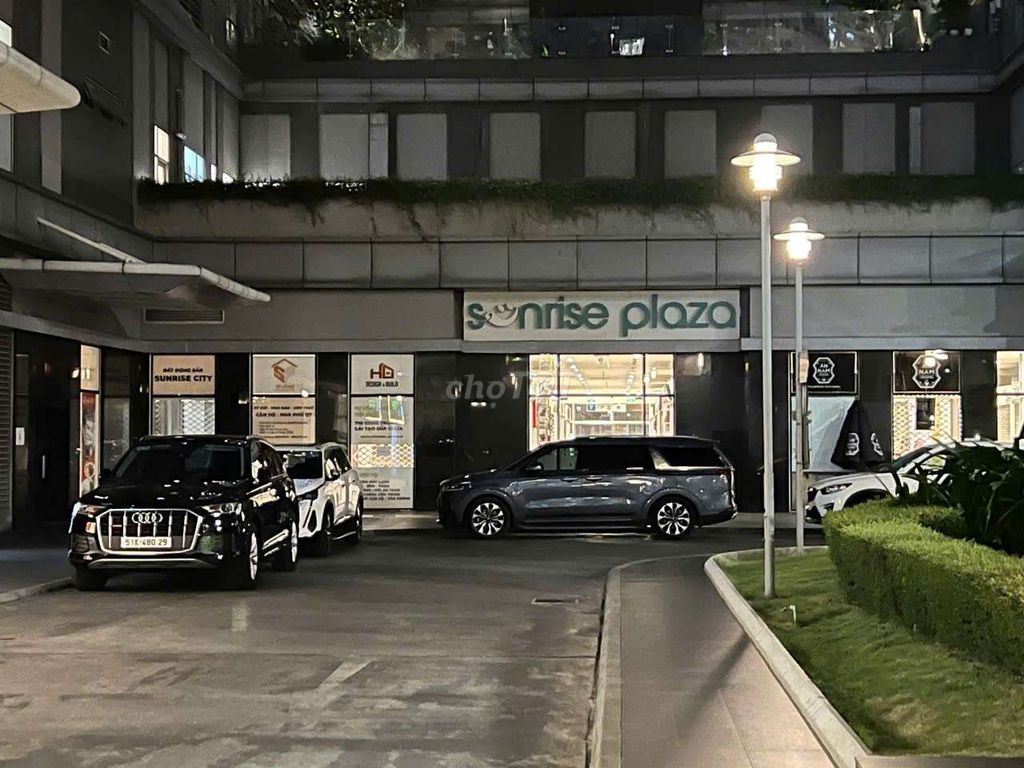kiot góc 2MT đối diện Lottte Q7. giá chỉ 5tr
