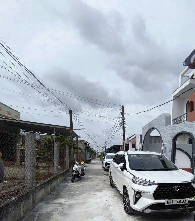 VILLA SÂN VƯỜN MẶT TIỀN ĐƯỜNG 197M2 CÁCH CHỢ BÌNH CHÁNH 5KM. Mua bán nhà ở tại Huyện Cần Đước Long An được đăng bởi Vũ Thiên hình 1