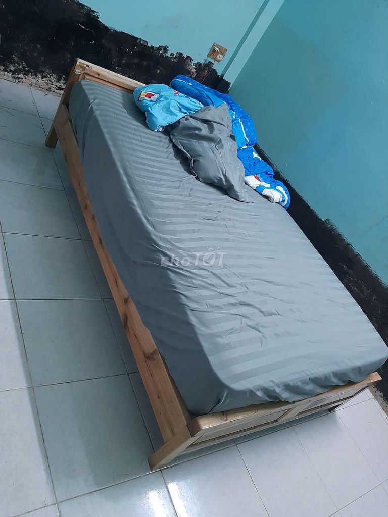 Giường ngủ gỗ thông 1m2 kèm nệm xịn. Mua bán Giường, chăn ga gối nệm tại Quận 8 Tp Hồ Chí Minh được đăng bởi Nhị  hình 1