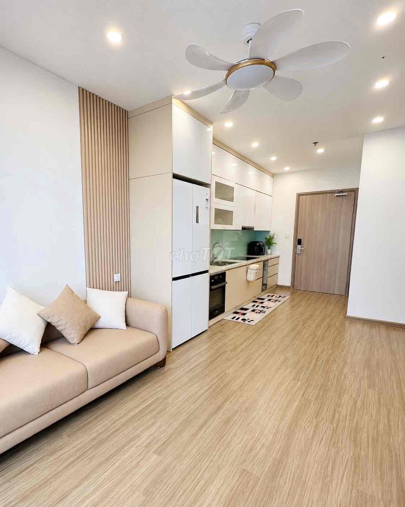 Срочно 2 спальни 2 санузла SA1 55м с мебелью Vinhomes Smart City