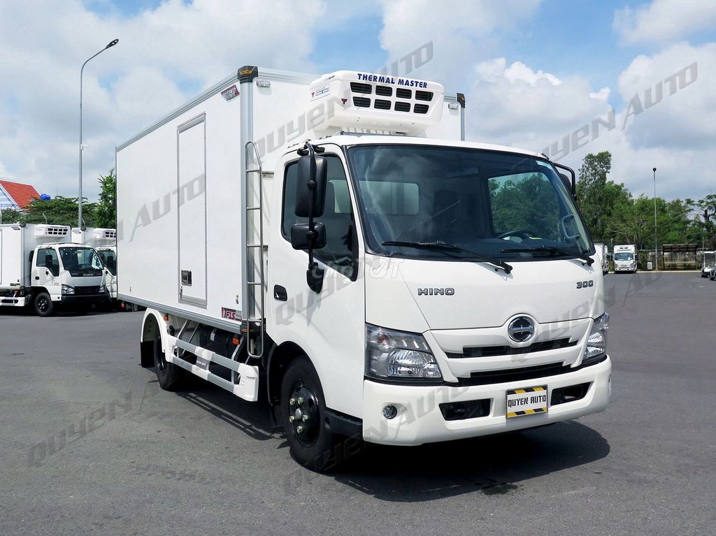 XE TẢI ĐÔNG LẠNH HINO XZU720L 3T8 QUYỀN F2 EURO 5