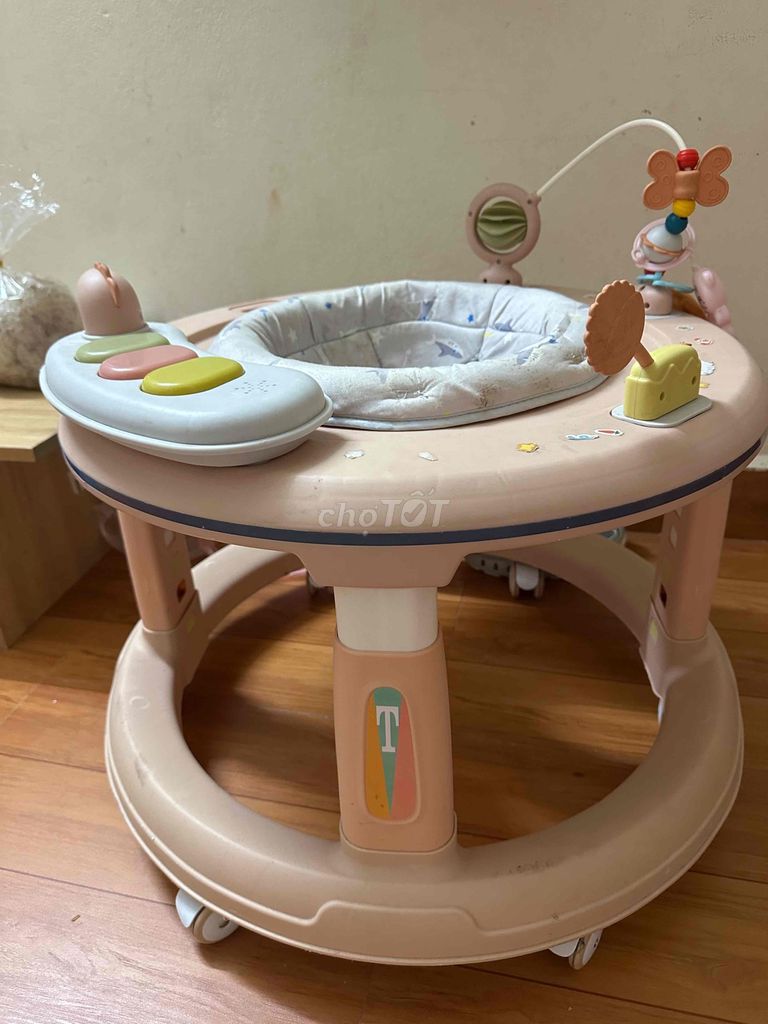 Xe tập đi nhựa ABS Hồng cho bé. Mua bán Mẹ và bé tại Quận Hà Đông Hà Nội được đăng bởi lê thị hồng nhung hình 1