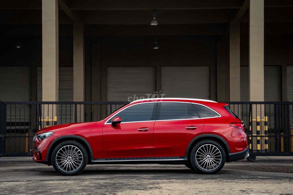 GLC300 4Matic All New - 9000 km - 2tỷ2 là LẤY. Mua bán Ô tô tại Quận 1 Tp Hồ Chí Minh được đăng bởi Lưu Thế Hoàng hình 12