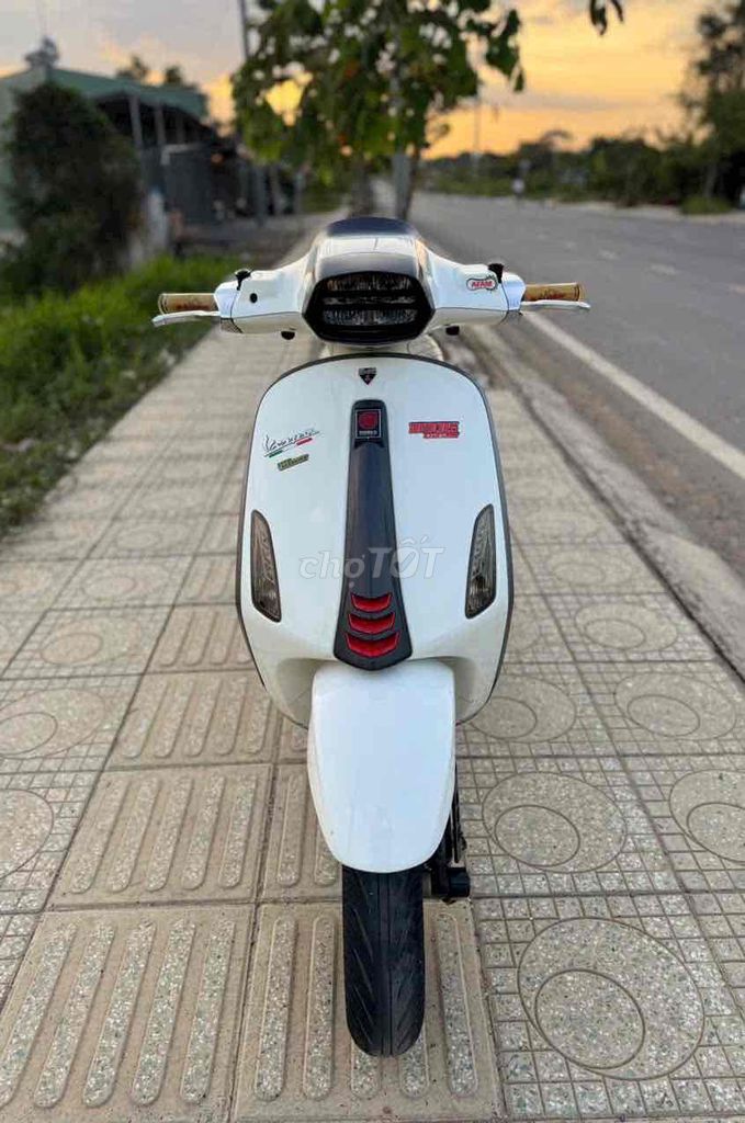 BÁN XE Vespa Sprint 2019 Kiểng bản Carbon. Mua bán Xe máy tại Quận 10 Tp Hồ Chí Minh được đăng bởi thái thanh tùng hình 3