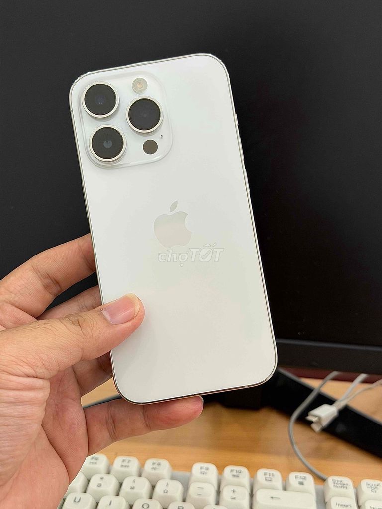 Apple iPhone 14 Pro 128GB Bạc 99%. Mua bán Điện thoại tại Quận Ninh Kiều Cần Thơ được đăng bởi Cầm Đồ Tấn Lợi hình 1