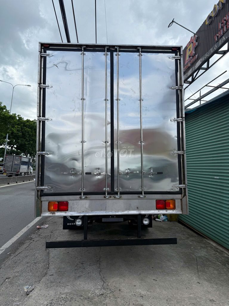 Xe Tải Hino 8 tấn Thùng Kín - Xe sẵn giao ngay. Mua bán Xe tải, xe ben tại Thành phố Thủ Đức Tp Hồ Chí Minh được đăng bởi Phương hình 5